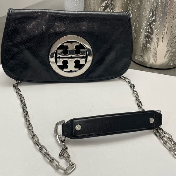 Tory Burch Black Leather Shoulder Bag with Silver Logo - Picture 12 of 12